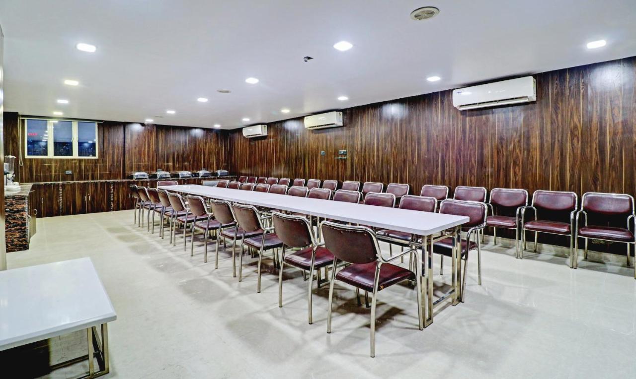 Treebo Orion Sapphire, Beck Bagan Hotel Колката Екстериор снимка