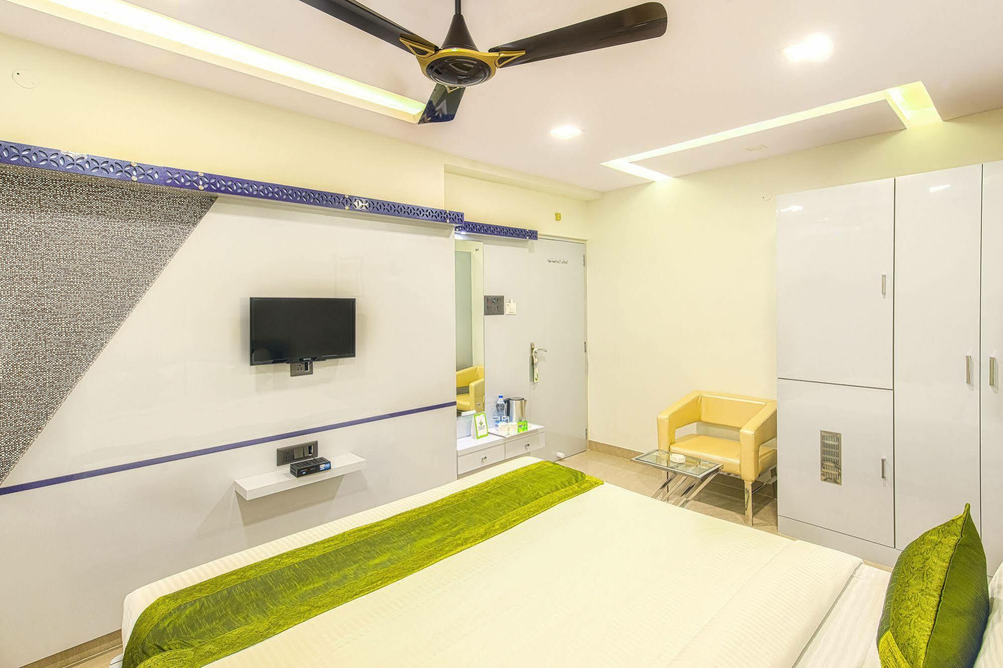 Treebo Orion Sapphire, Beck Bagan Hotel Колката Екстериор снимка