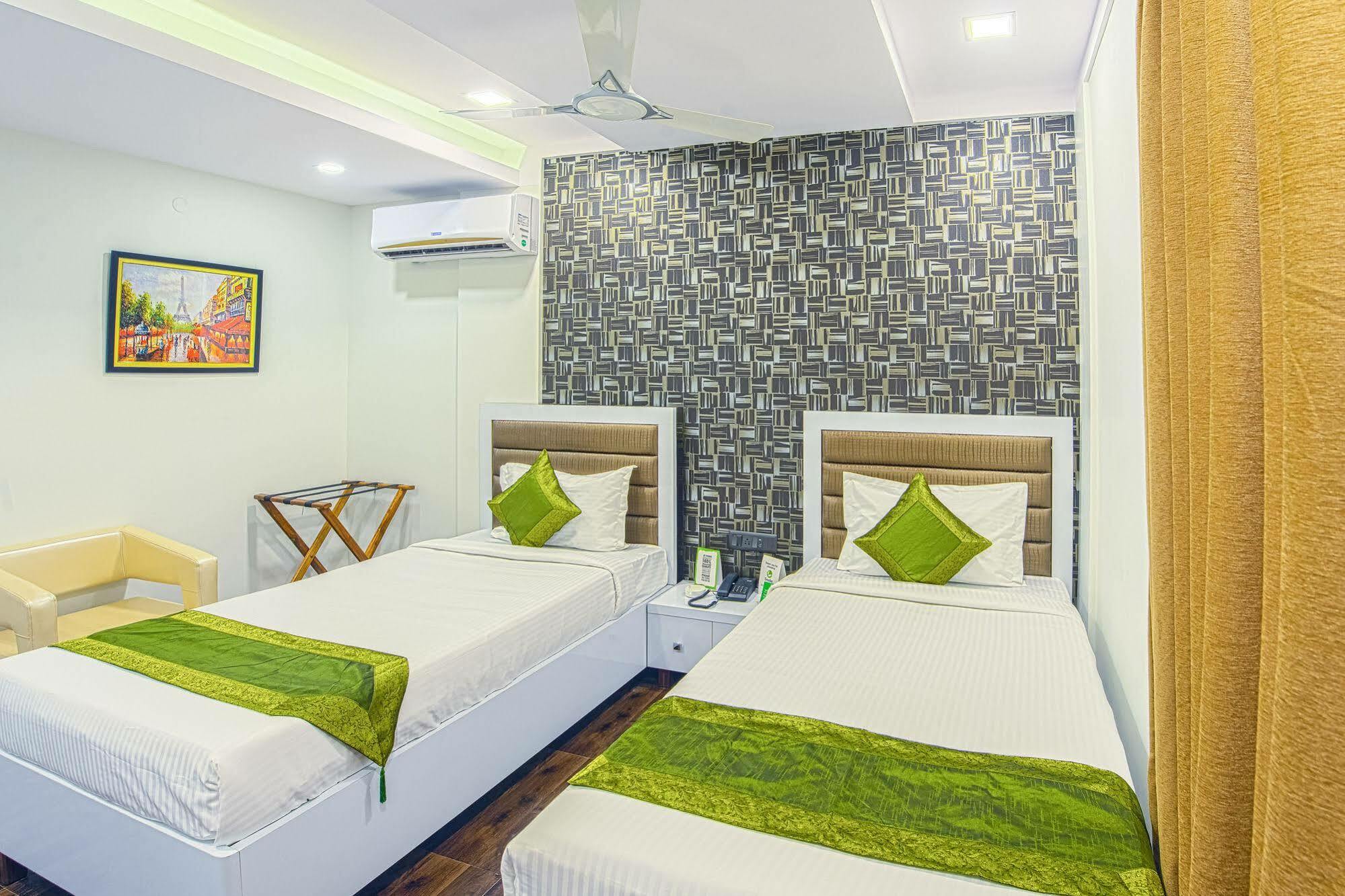 Treebo Orion Sapphire, Beck Bagan Hotel Колката Екстериор снимка