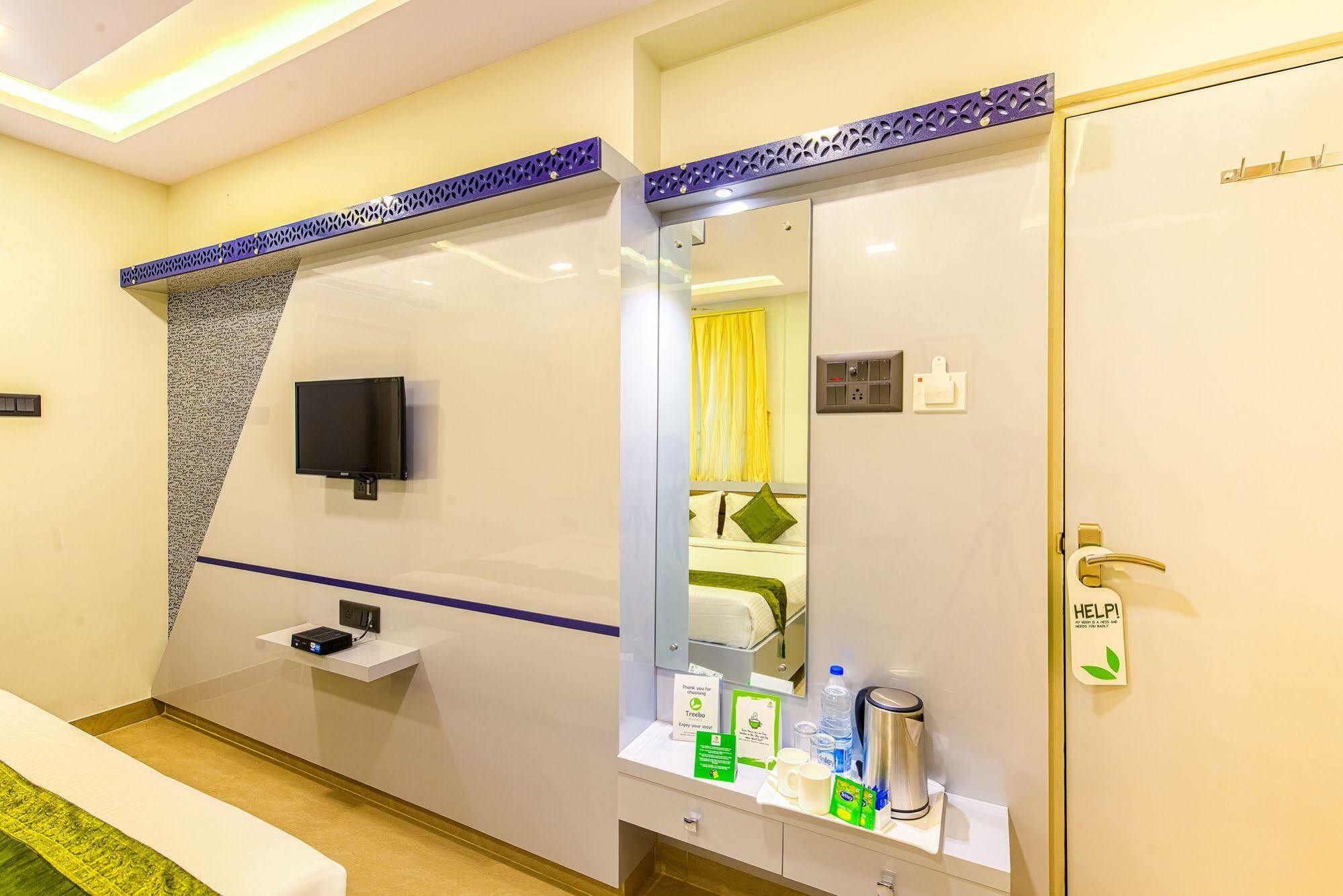 Treebo Orion Sapphire, Beck Bagan Hotel Колката Екстериор снимка